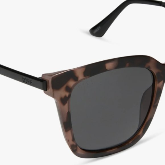 NWT - DIFF Charitable Eyeware - Hailey Sunglasses - Picture 3 of 6